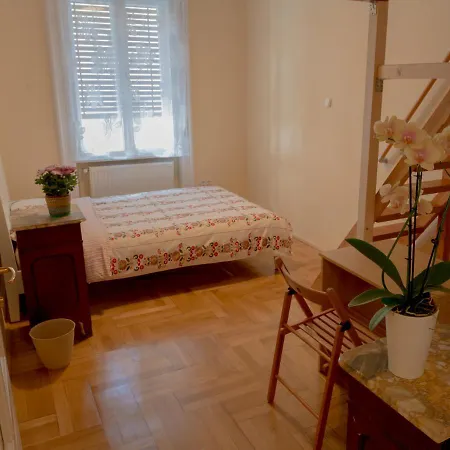 Bed and Breakfast Chinese *